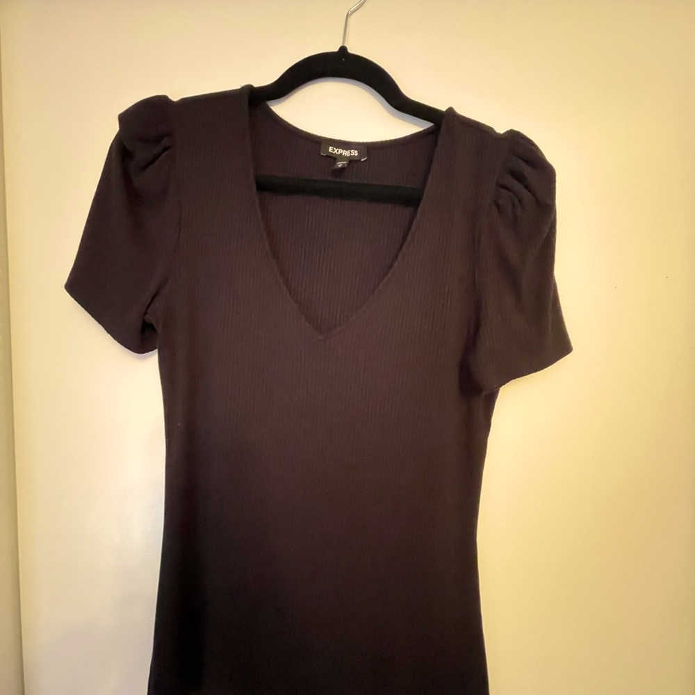 Express, puff sleeves going out top